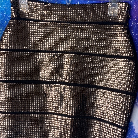 BCBGMaxazria- Sequin Mini Skirt size Small - Picture 11 of 13